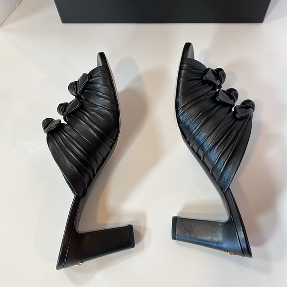 Chanel Sz. 42EU Black Lambskin, 3.5” Heel Mules, 3 Sailor Knots on Top EUC - Picture 7 of 11